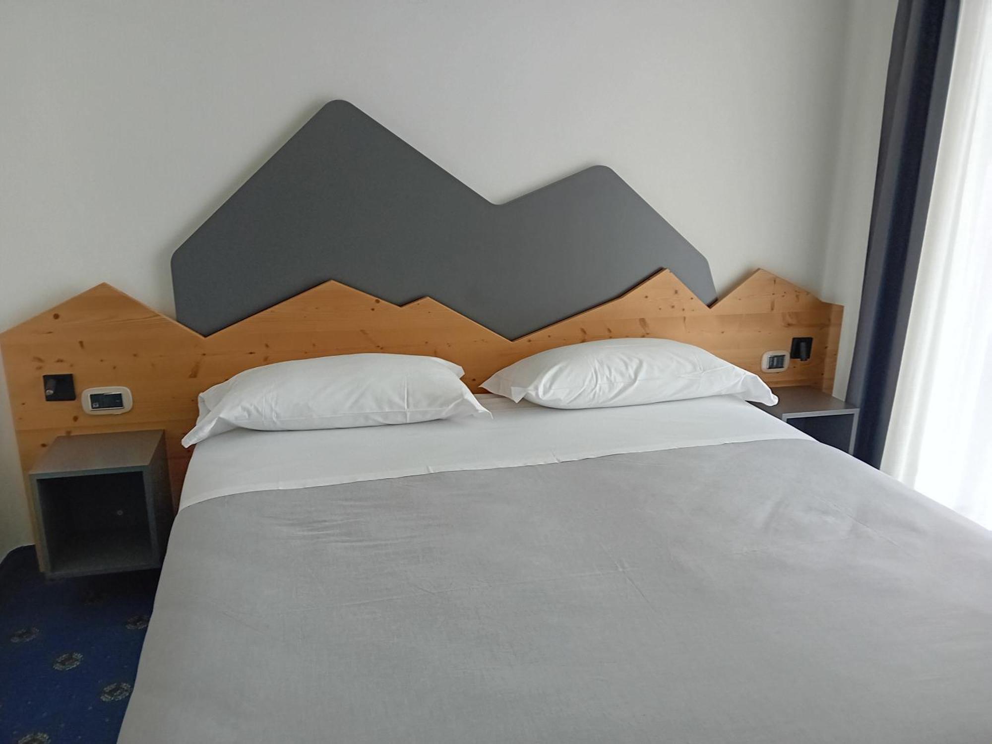 Hotel Regina Del Bosco Ronzone Esterno foto