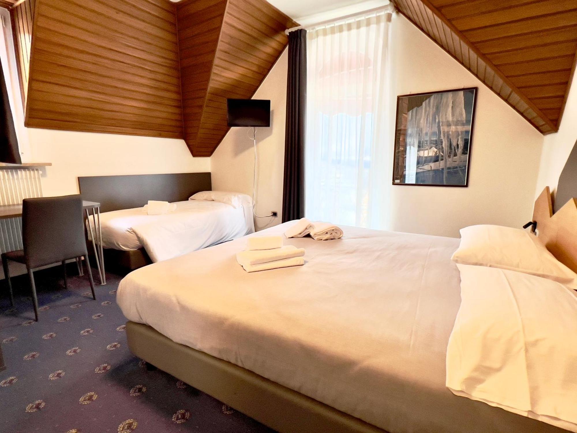 Hotel Regina Del Bosco Ronzone Esterno foto