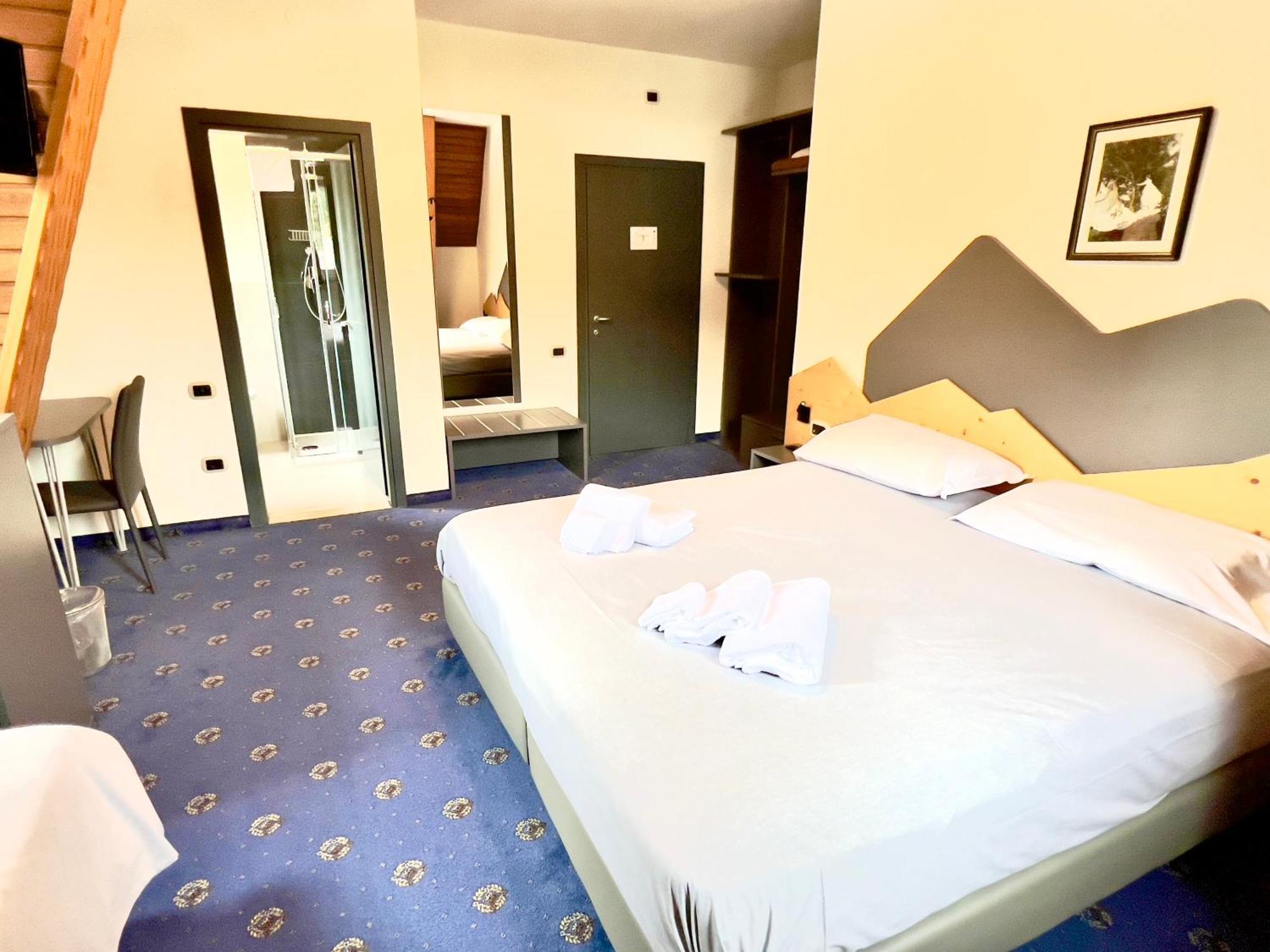 Hotel Regina Del Bosco Ronzone Esterno foto