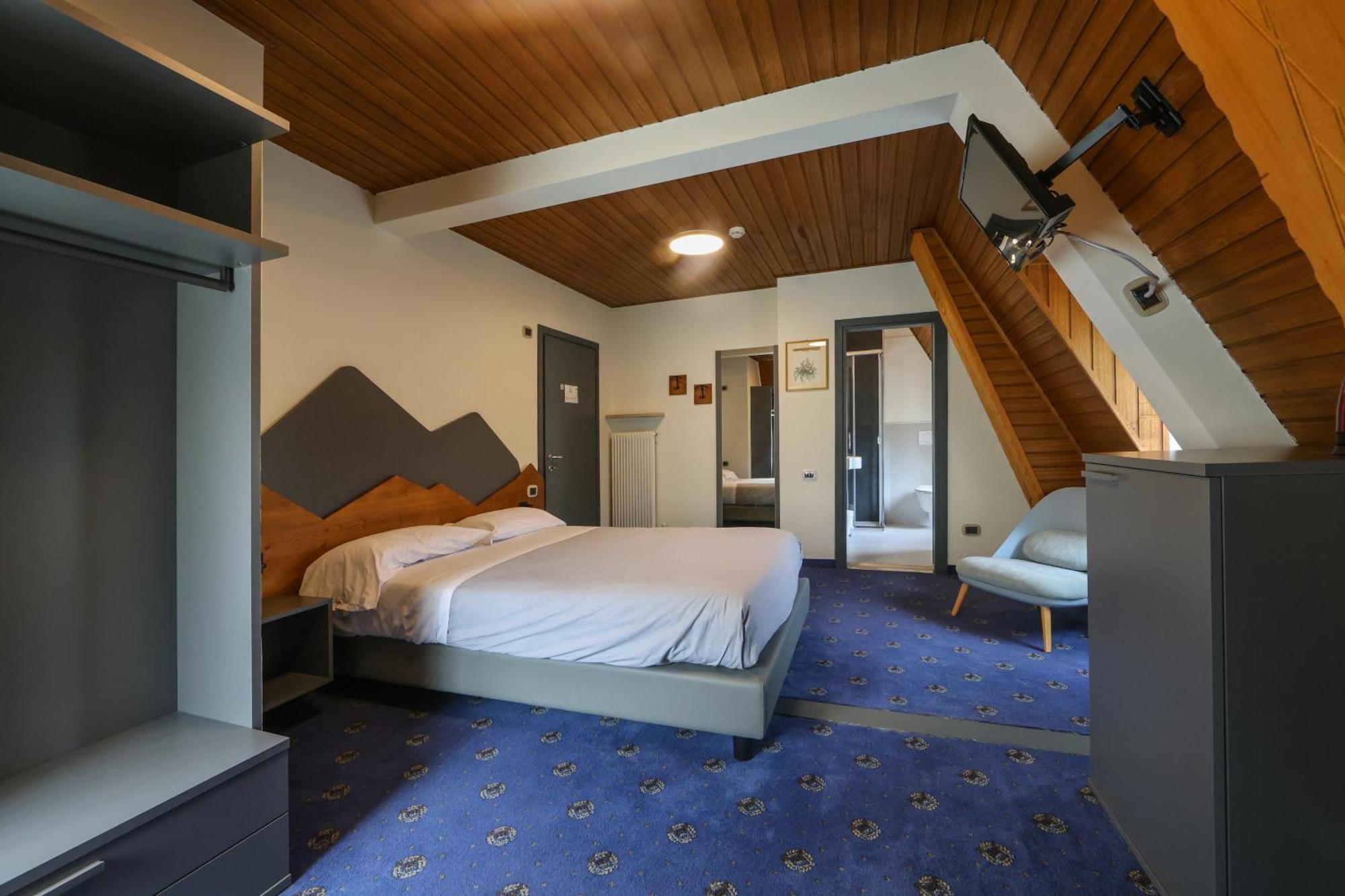 Hotel Regina Del Bosco Ronzone Esterno foto