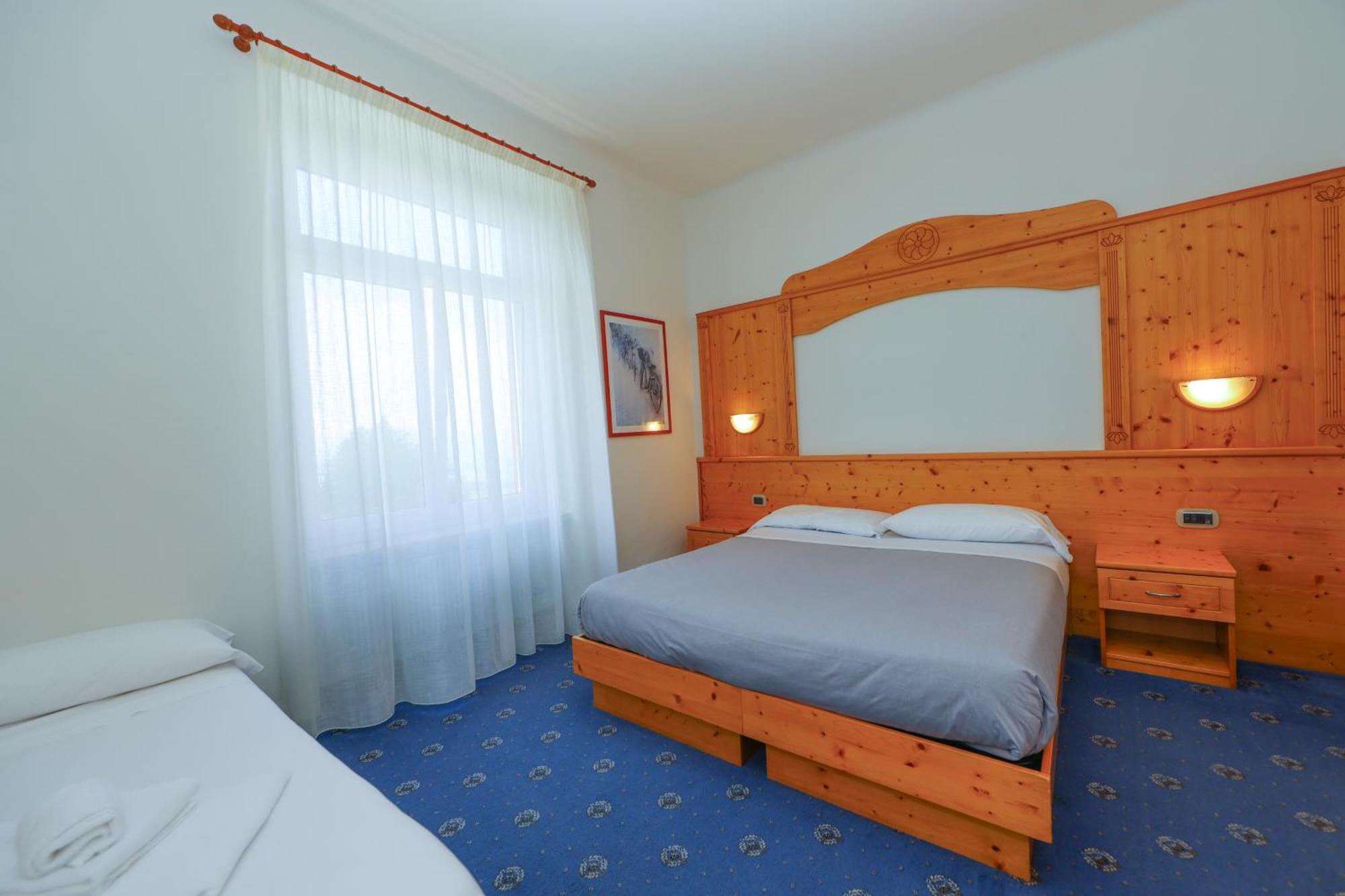 Hotel Regina Del Bosco Ronzone Esterno foto