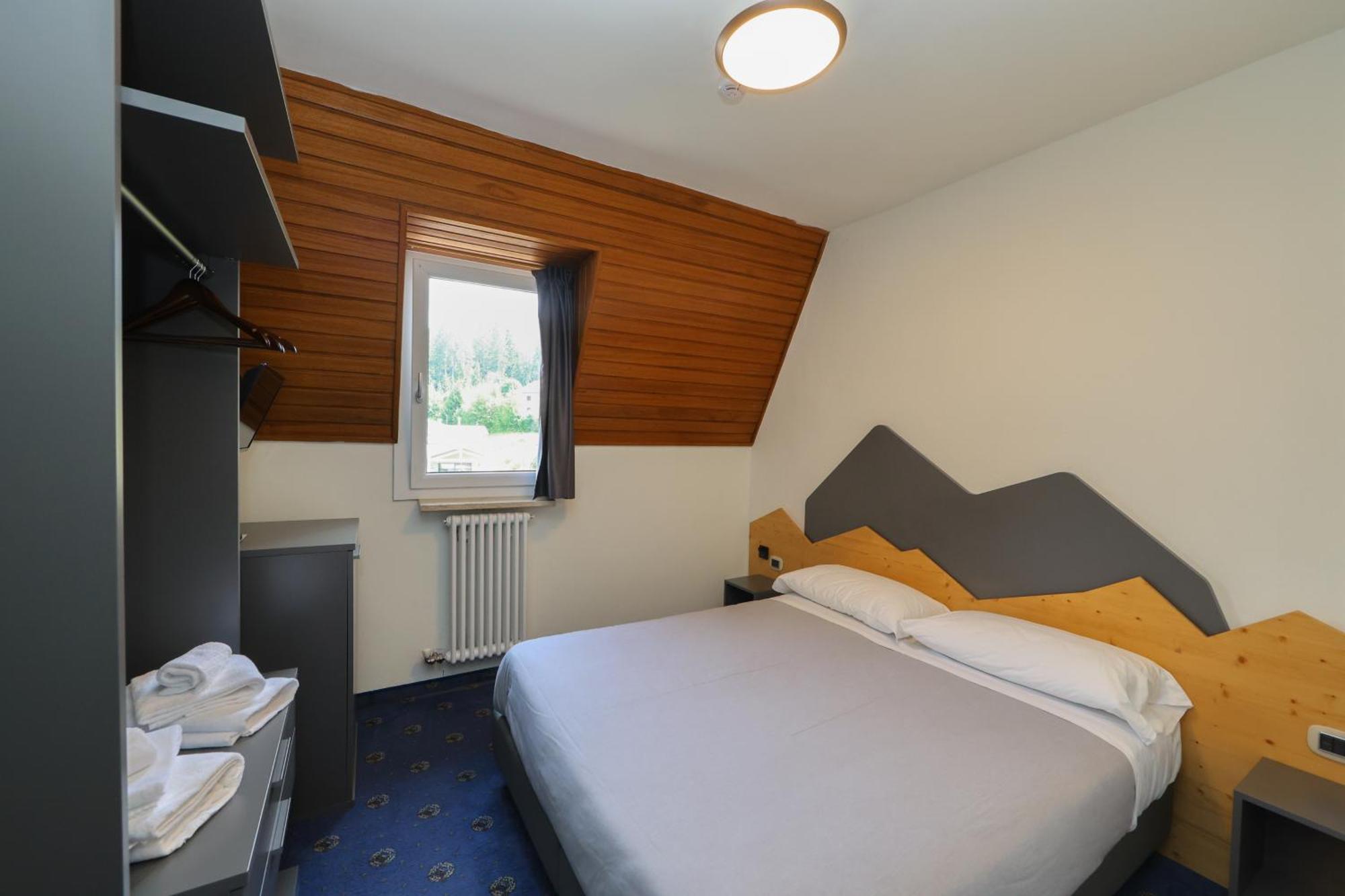 Hotel Regina Del Bosco Ronzone Esterno foto