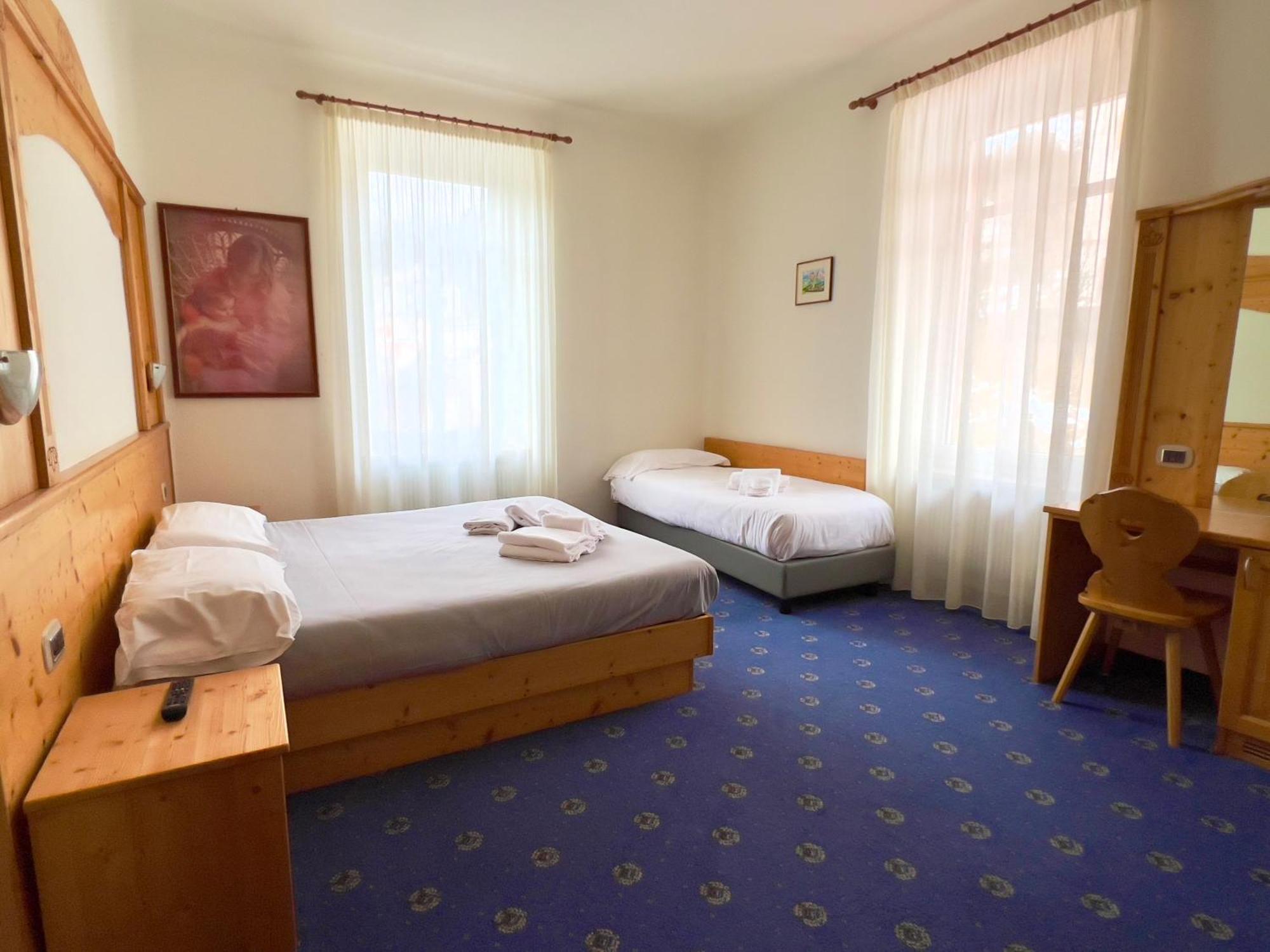 Hotel Regina Del Bosco Ronzone Esterno foto
