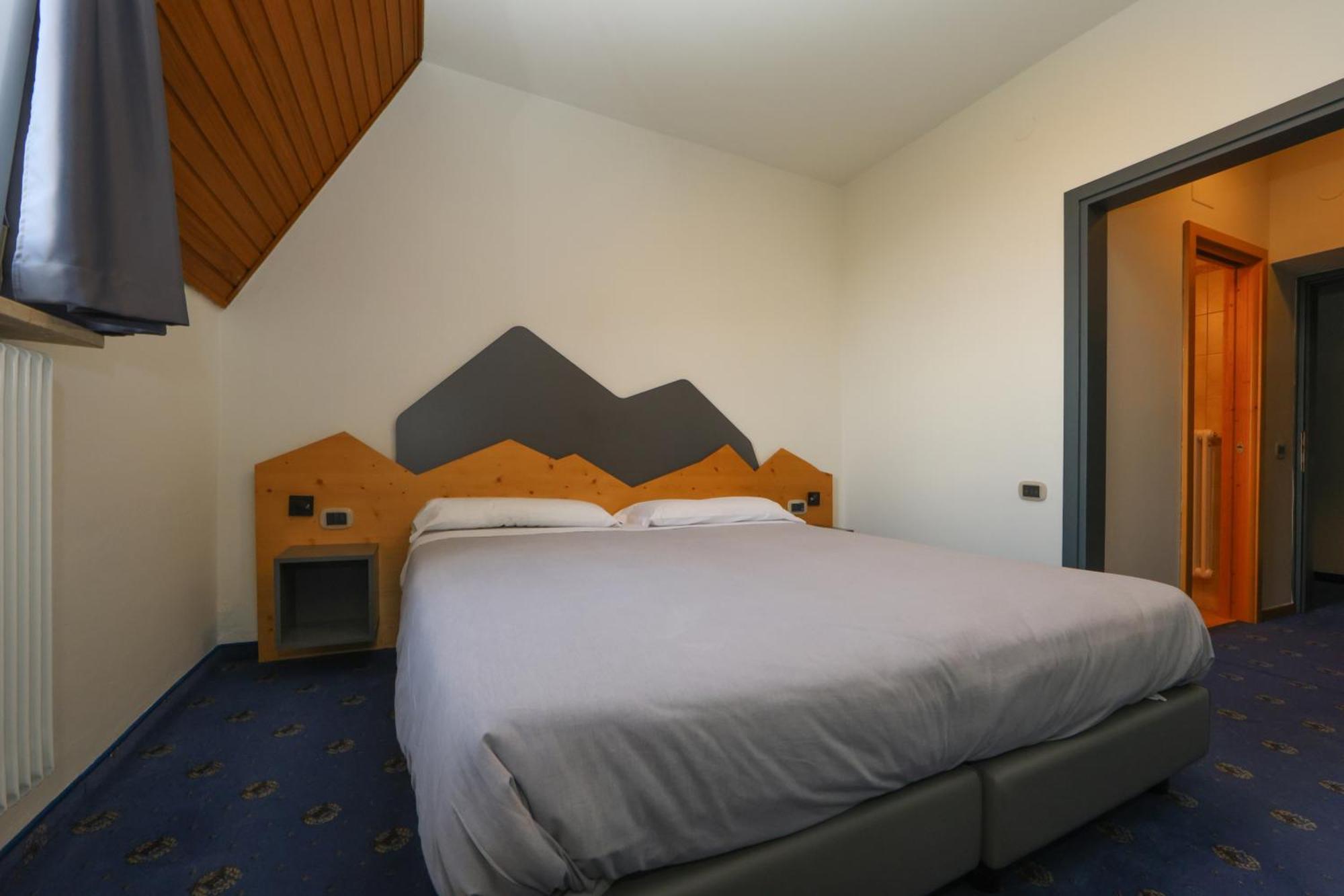 Hotel Regina Del Bosco Ronzone Esterno foto