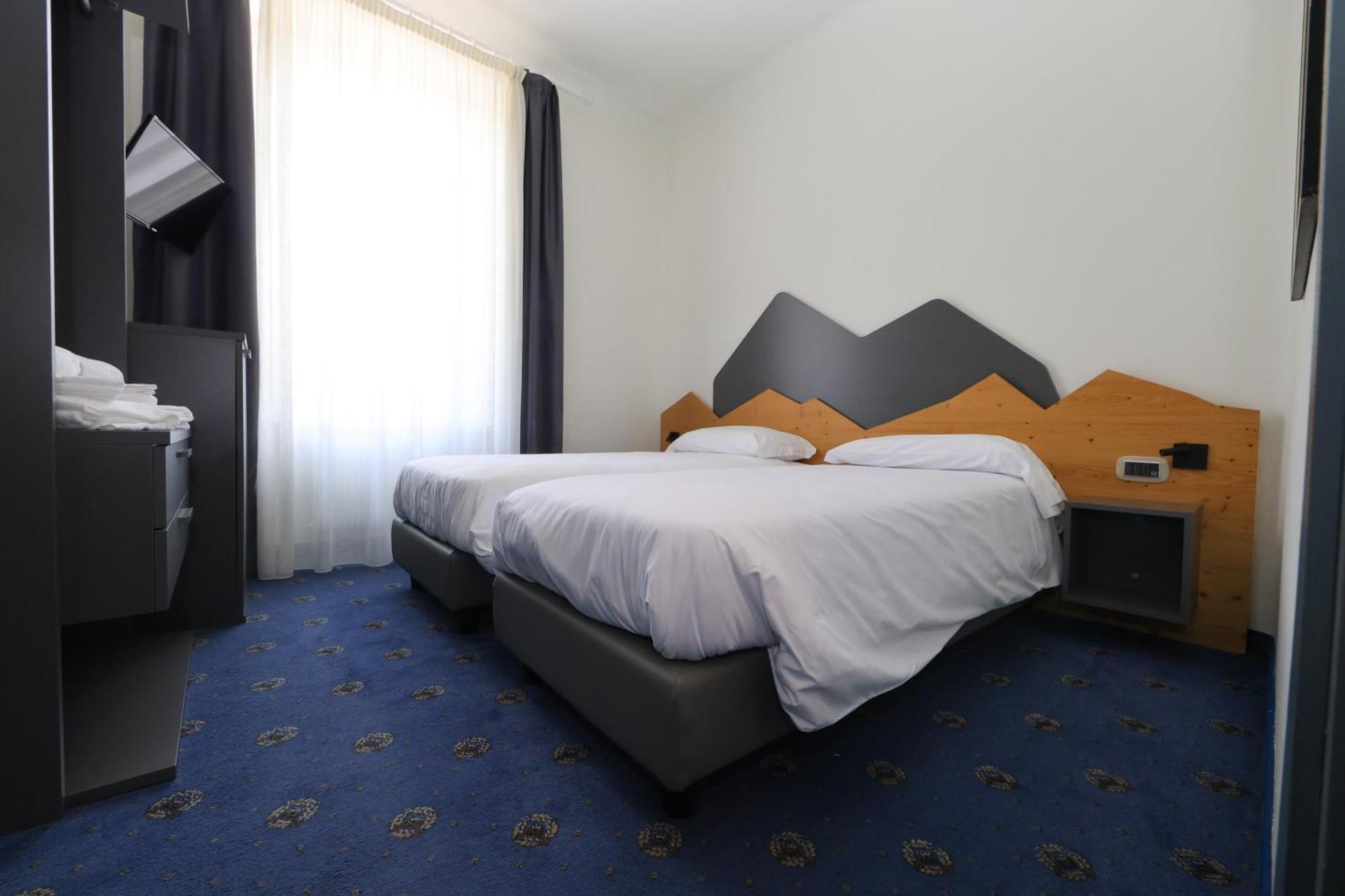 Hotel Regina Del Bosco Ronzone Esterno foto