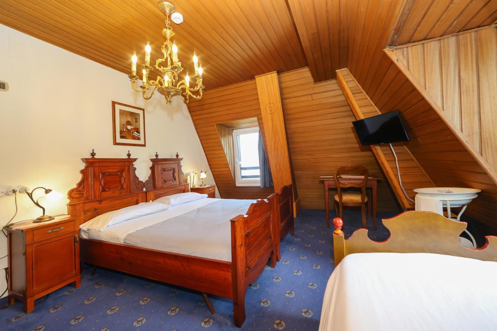 Hotel Regina Del Bosco Ronzone Esterno foto