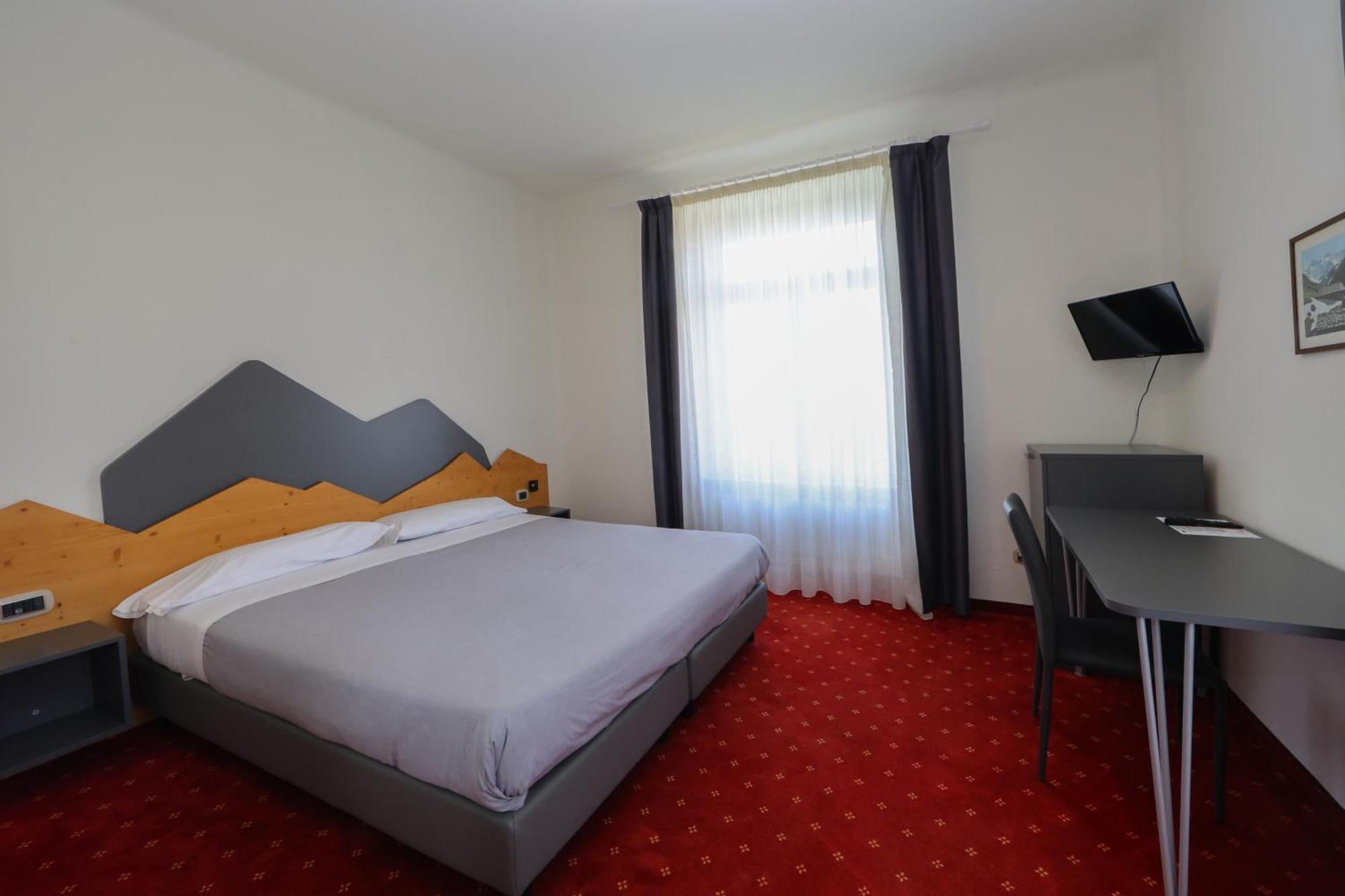 Hotel Regina Del Bosco Ronzone Esterno foto